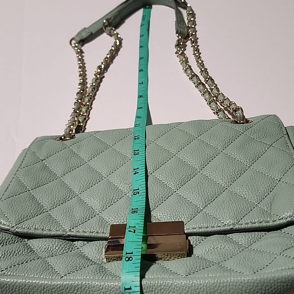 Forever 21 Quilted Mint Green Shoulder Bag with Gold Chain - Picture 16 of 16
